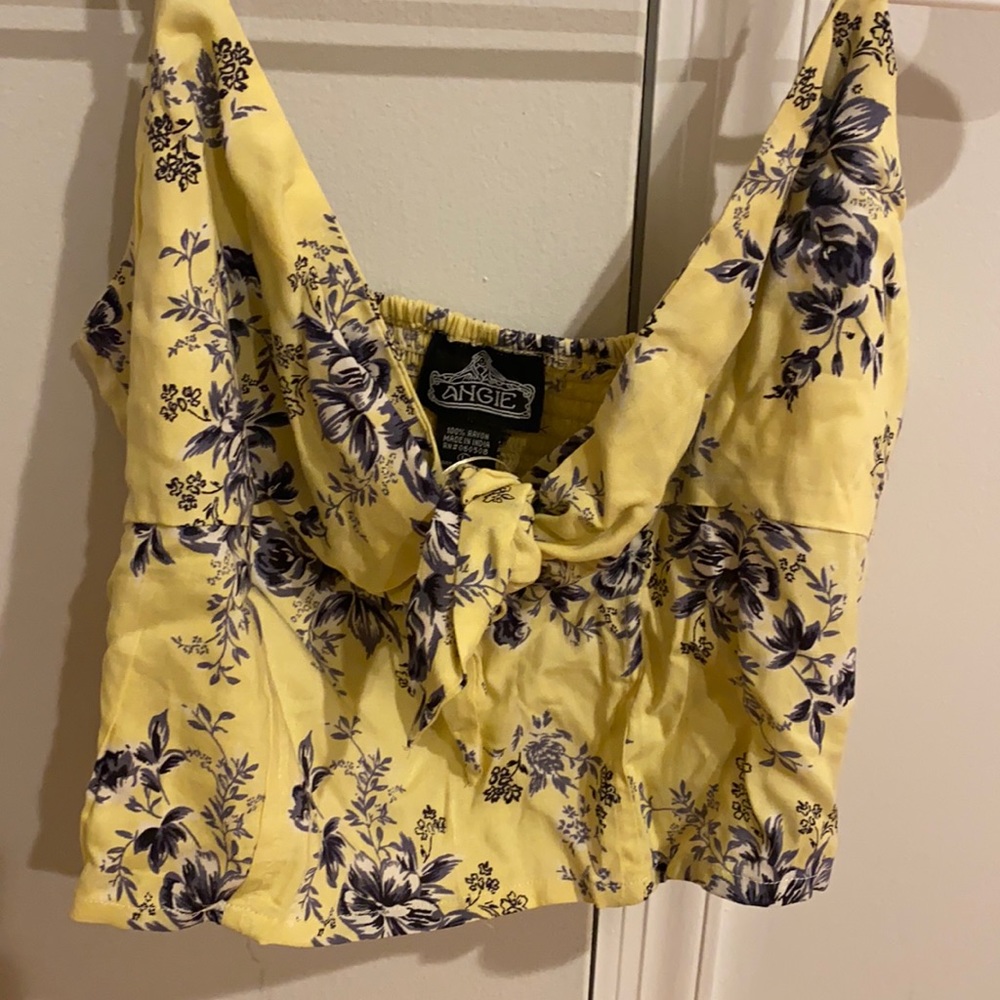 Brand new, light yellow floral tank with front